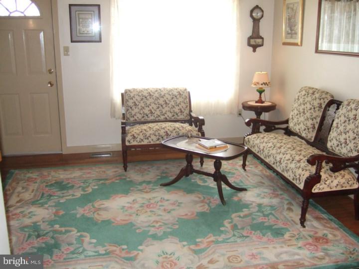 200 Union Road Quakertown, PA 18951 - Photo 15 of 15 Living Room