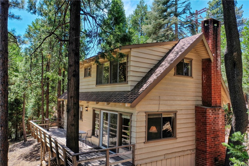 387 Castle Gate Road Lake Arrowhead, CA 92352 - Photo 1 of 1