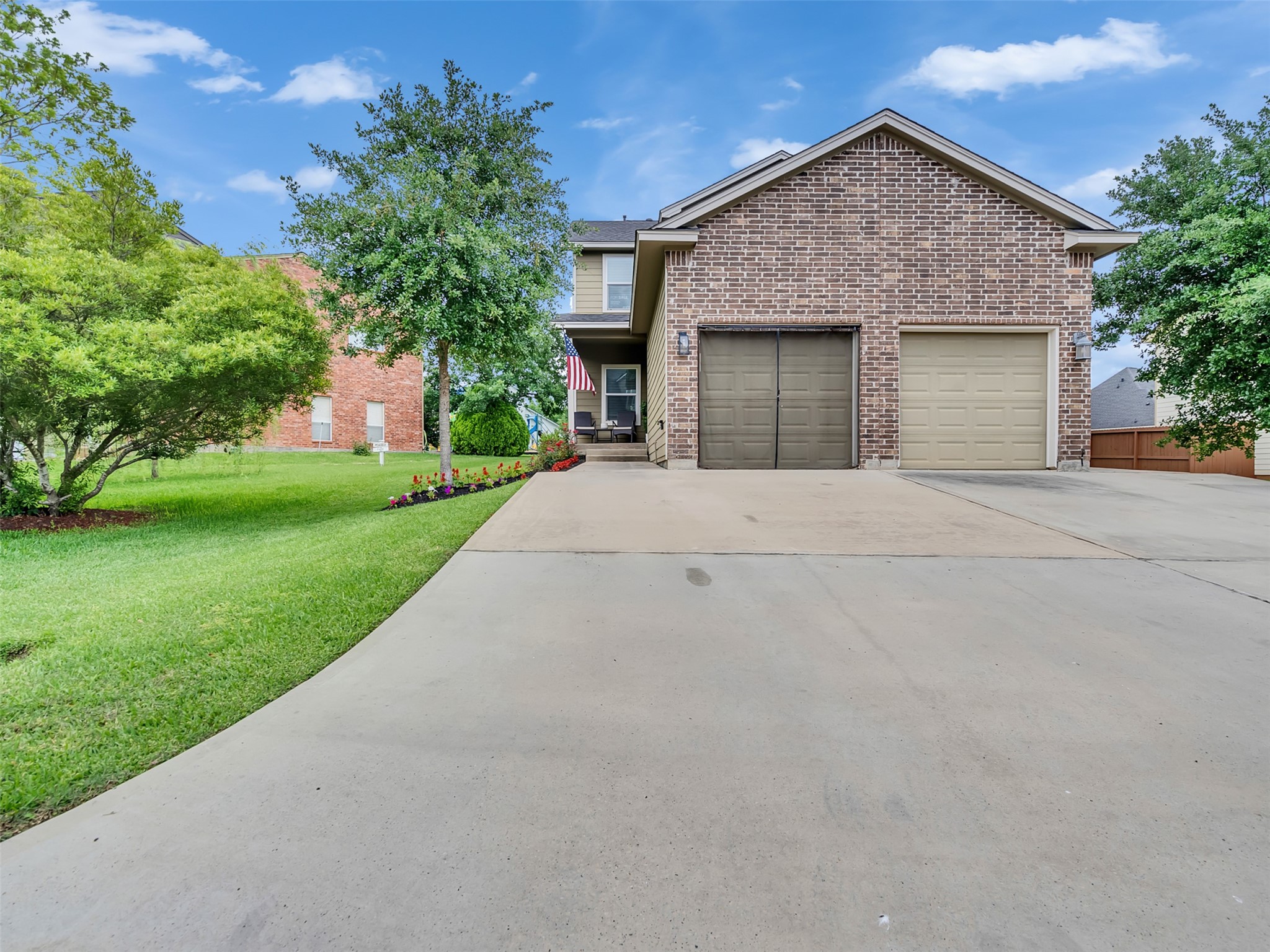 278 Capetown Montgomery, TX 77356 - Photo 7 of 27 a front view of house with yard and green space