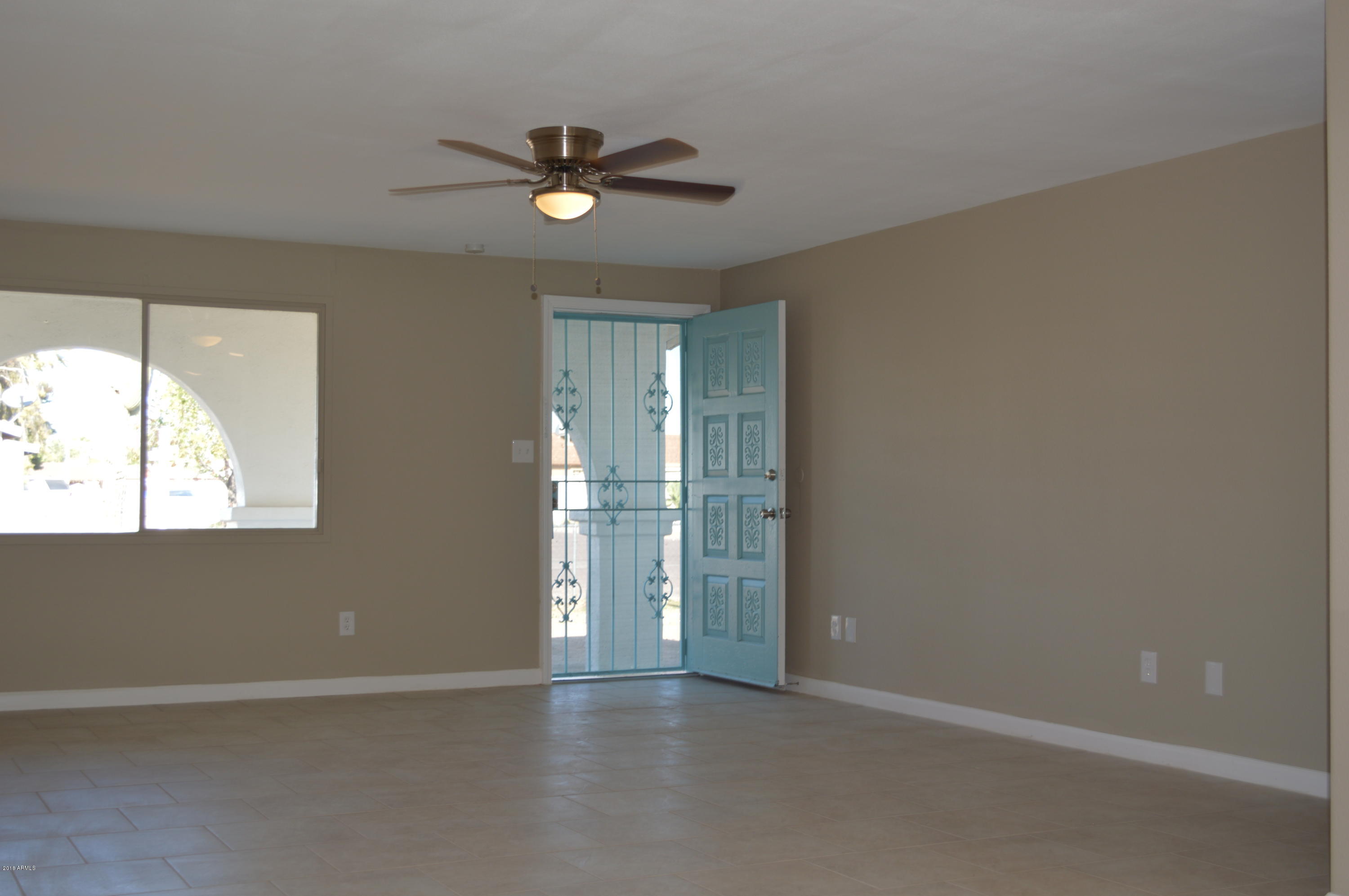 5839 West Coronado Road Phoenix, AZ 85035 - Photo 11 of 28 DSC_0133