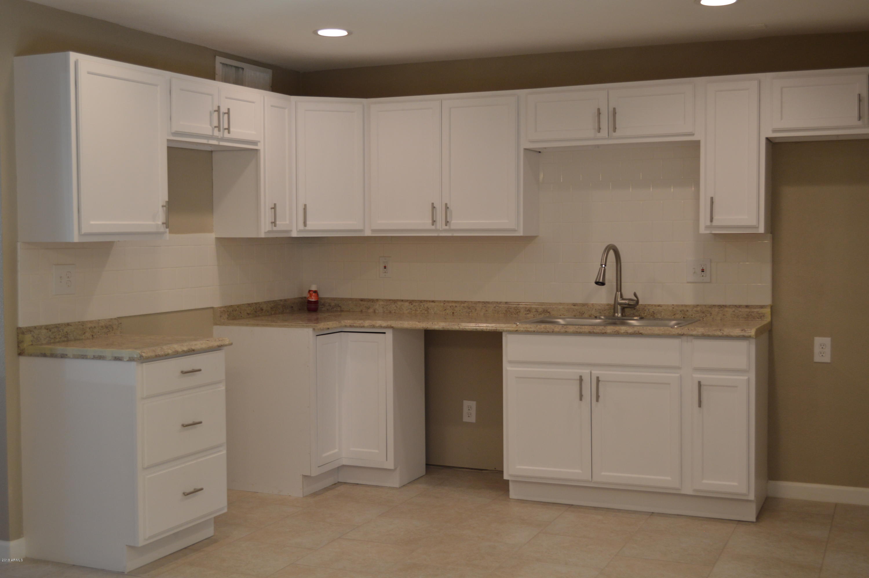 5839 West Coronado Road Phoenix, AZ 85035 - Photo 10 of 28 DSC_0131