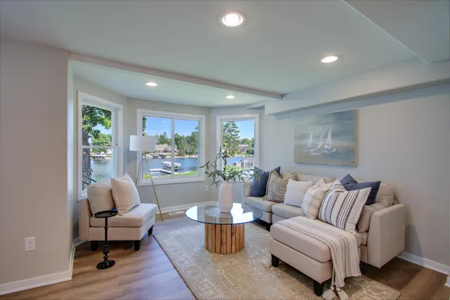 $1,175,000 | W188S7598 W188-s7598 Oak Grove, Muskego, WI 53150