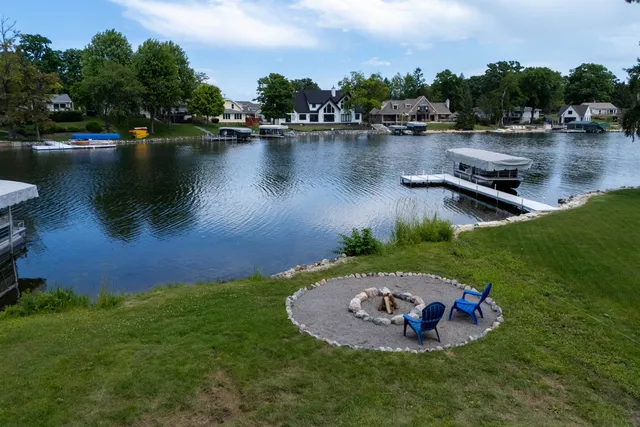 $1,175,000 | W188S7598 W188-s7598 Oak Grove, Muskego, WI 53150