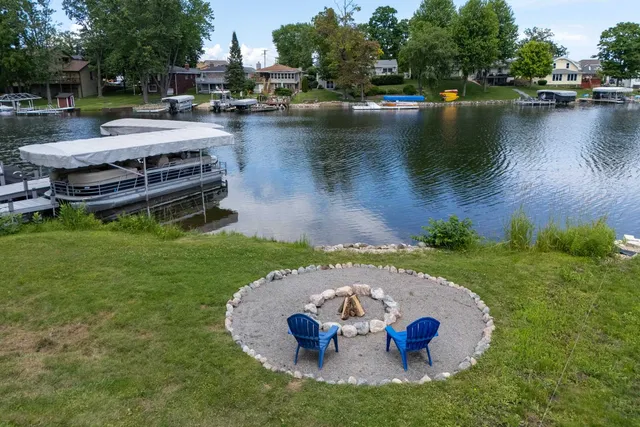 $1,175,000 | W188S7598 W188-s7598 Oak Grove, Muskego, WI 53150