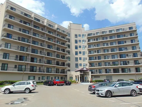 $1,900 | 133 Commander Shea Boulevard, Unit 621, Quincy, MA 02171