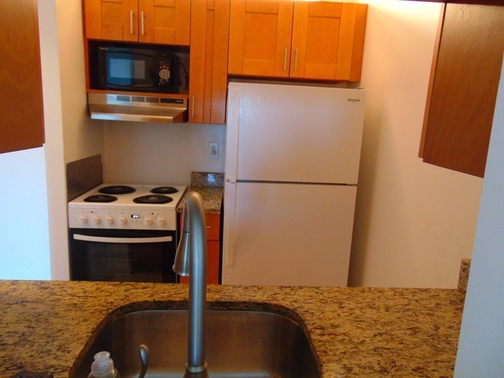 133 Commander Shea Boulevard, Unit 621 Quincy, MA 02171 - Photo 5 of 17