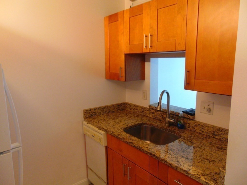 133 Commander Shea Boulevard, Unit 621 Quincy, MA 02171 - Photo 6 of 17
