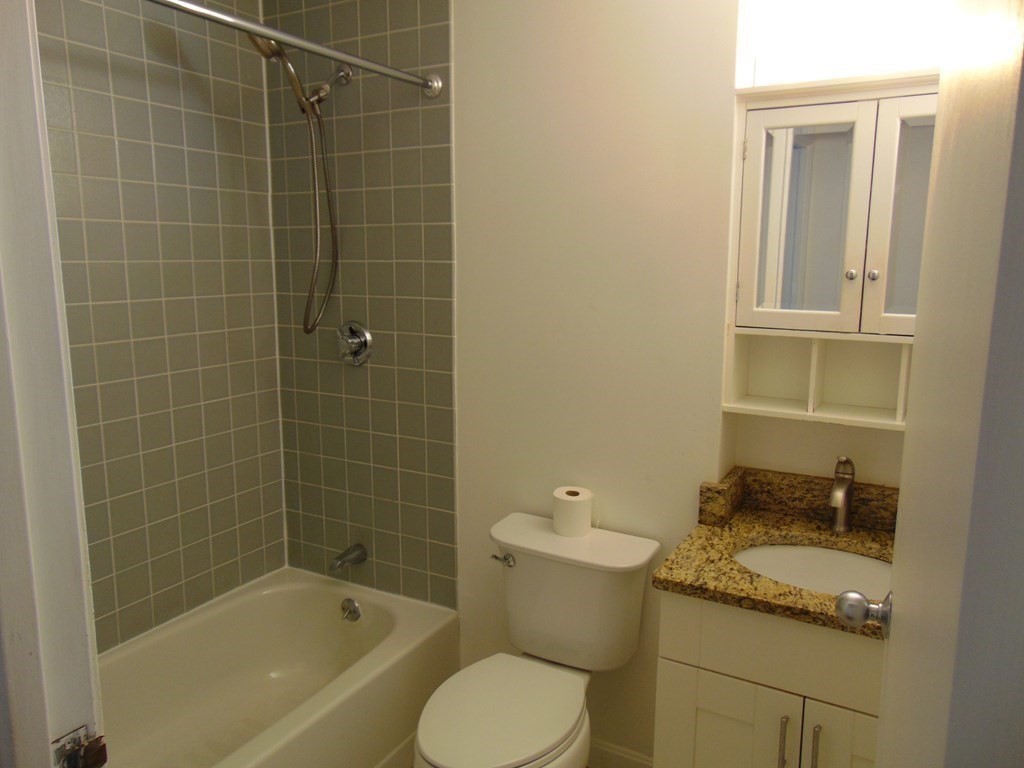 133 Commander Shea Boulevard, Unit 621 Quincy, MA 02171 - Photo 10 of 17