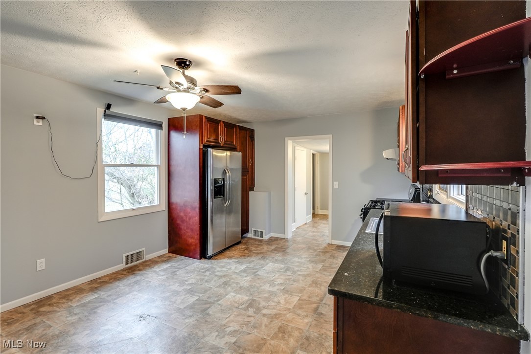 7773 York Road Cleveland, OH 44130 - Photo 8 of 23 Gallery Image 8