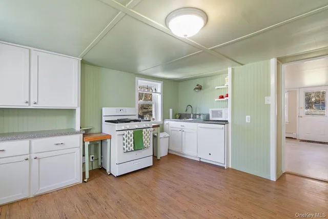 $575,000 | 20 Abbeyfield Lane, Brewster, NY 10509