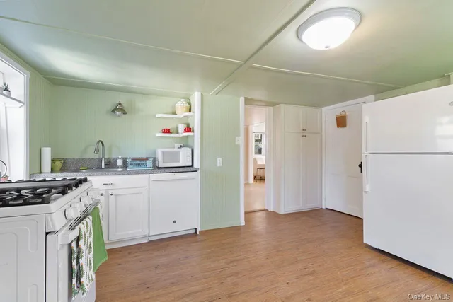 $575,000 | 20 Abbeyfield Lane, Brewster, NY 10509