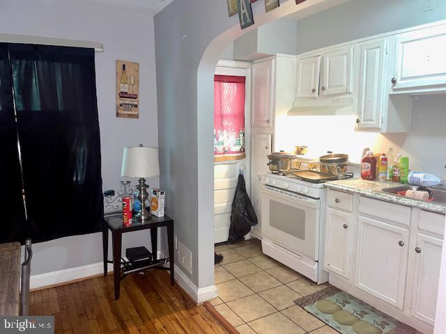 3715 Overview Road Baltimore, MD 21215 - Photo 5 of 13 Kitchen and separate dining area