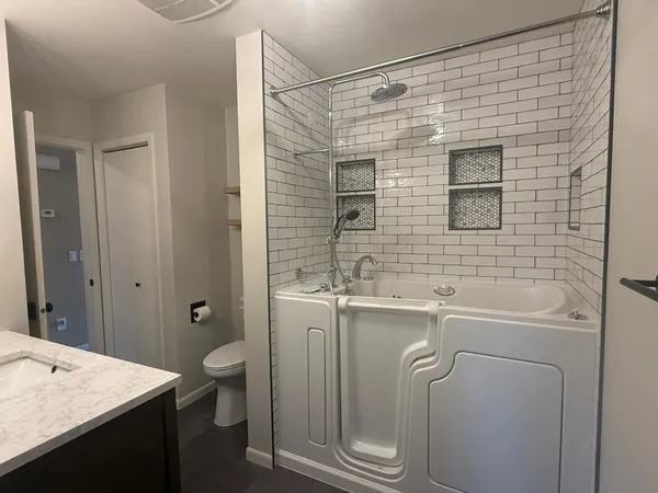 $325,000 | 808 East Oak Street, Redwood Falls, MN 56283