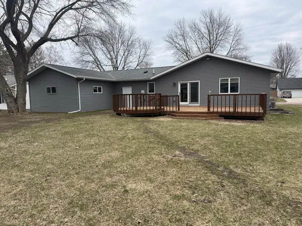 $325,000 | 808 East Oak Street, Redwood Falls, MN 56283