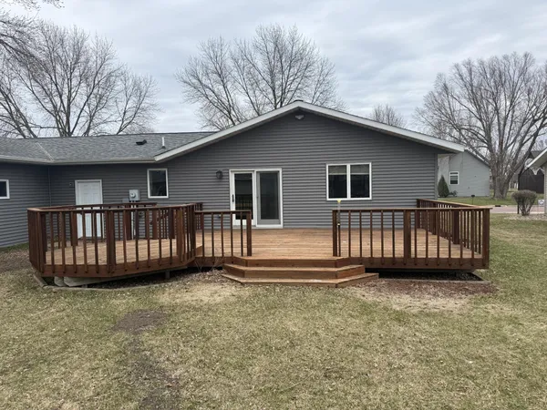 $325,000 | 808 East Oak Street, Redwood Falls, MN 56283