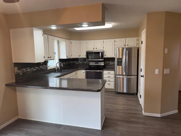 $325,000 | 808 East Oak Street, Redwood Falls, MN 56283