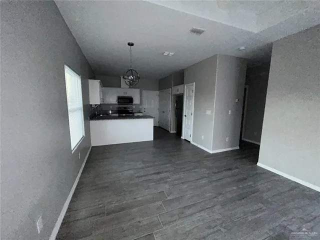 $1,025 | 1905 Stauffer Street, Unit 4, Weslaco, TX 78596