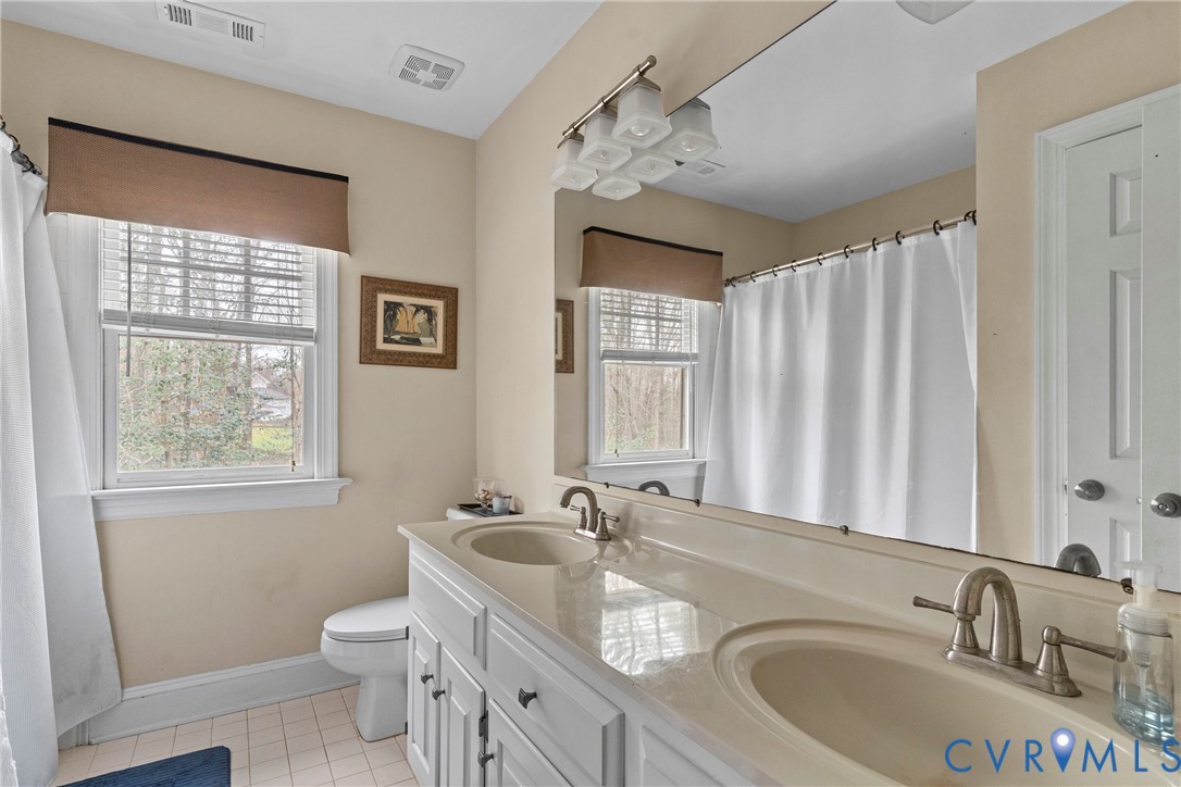 8605 Old Brompton Road Chesterfield, VA 23832 - Photo 29 of 48 Hall Bath