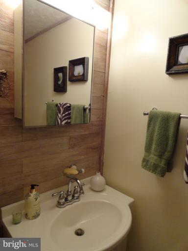 11511 Buttonwood Court Reston, VA 20191 - Photo 11 of 23 Bath