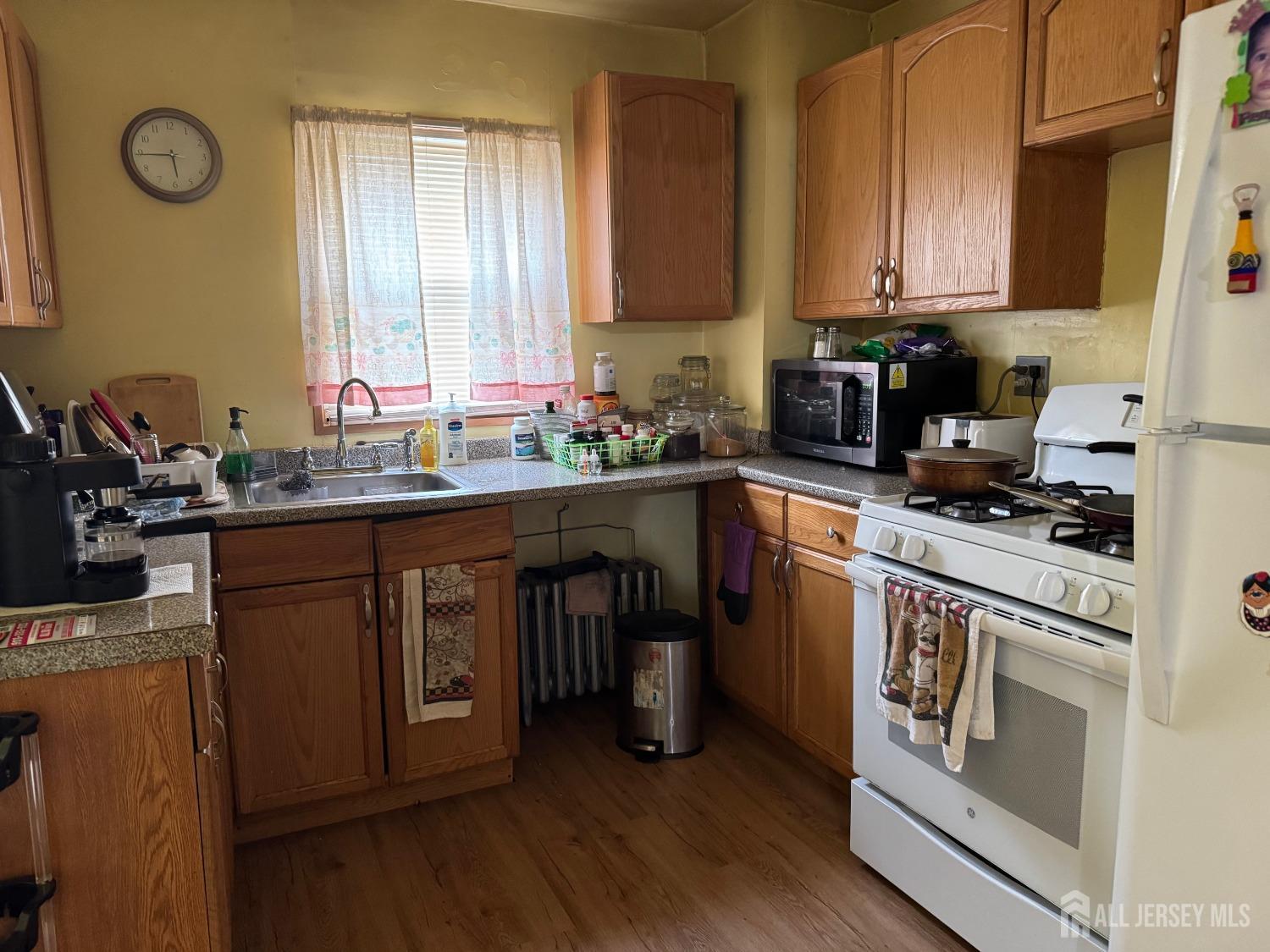645 State Street Perth Amboy, NJ 08861 - Photo 3 of 13 Gallery Image 3