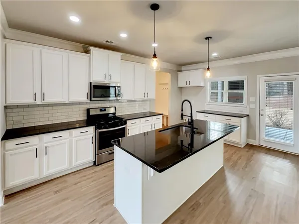 $419,000 | 218 Morris Creek Drive, Hoschton, GA 30548