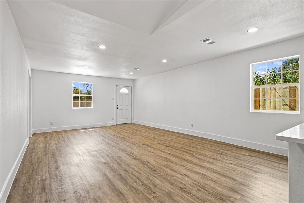 3306 Ridgehaven Street Irving, TX 75062 - Photo 14 of 31 Gallery Image 14