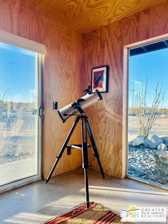 4619 Kickapoo Trail Landers, CA 92285 - Photo 21 of 55 a view of entryway