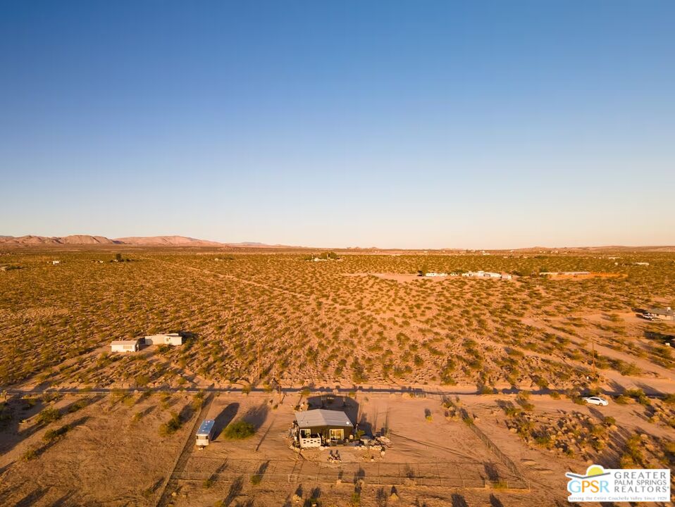 4619 Kickapoo Trail Landers, CA 92285 - Photo 48 of 55 a view of city and ocean