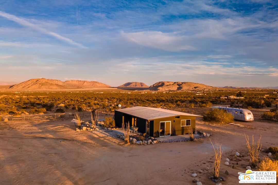 4619 Kickapoo Trail Landers, CA 92285 - Photo 49 of 55 a view of a city with mountain