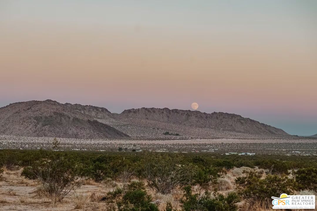 4619 Kickapoo Trail Landers, CA 92285 - Photo 51 of 55 a view of mountain with lake view