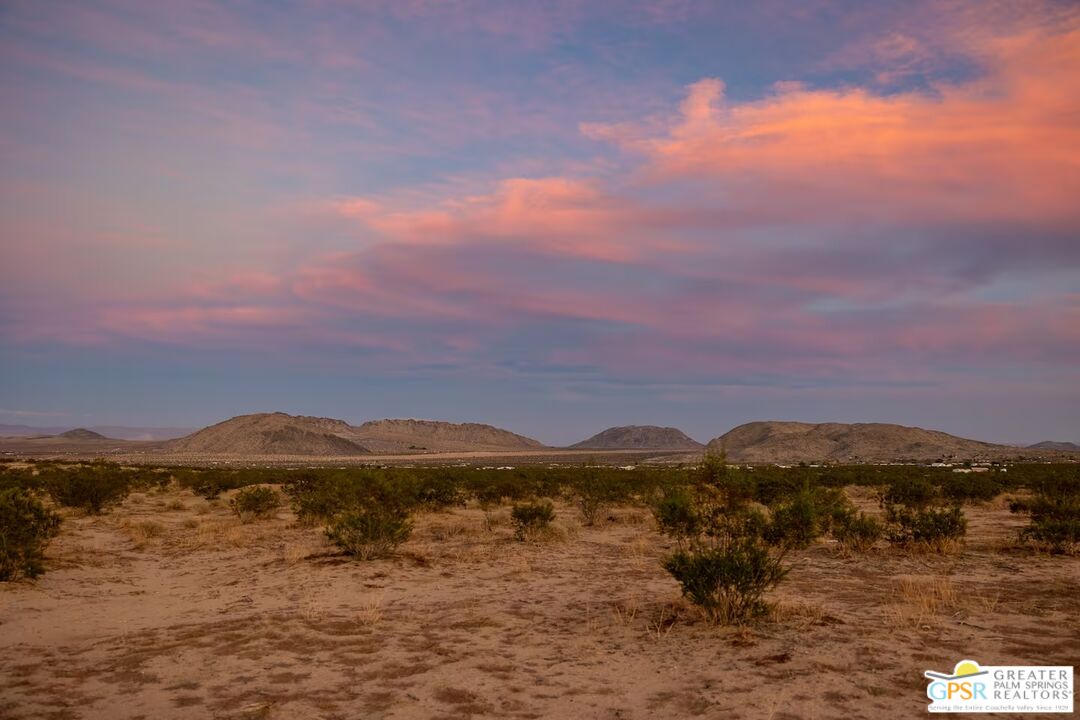 4619 Kickapoo Trail Landers, CA 92285 - Photo 52 of 55 a view of lake with sunset