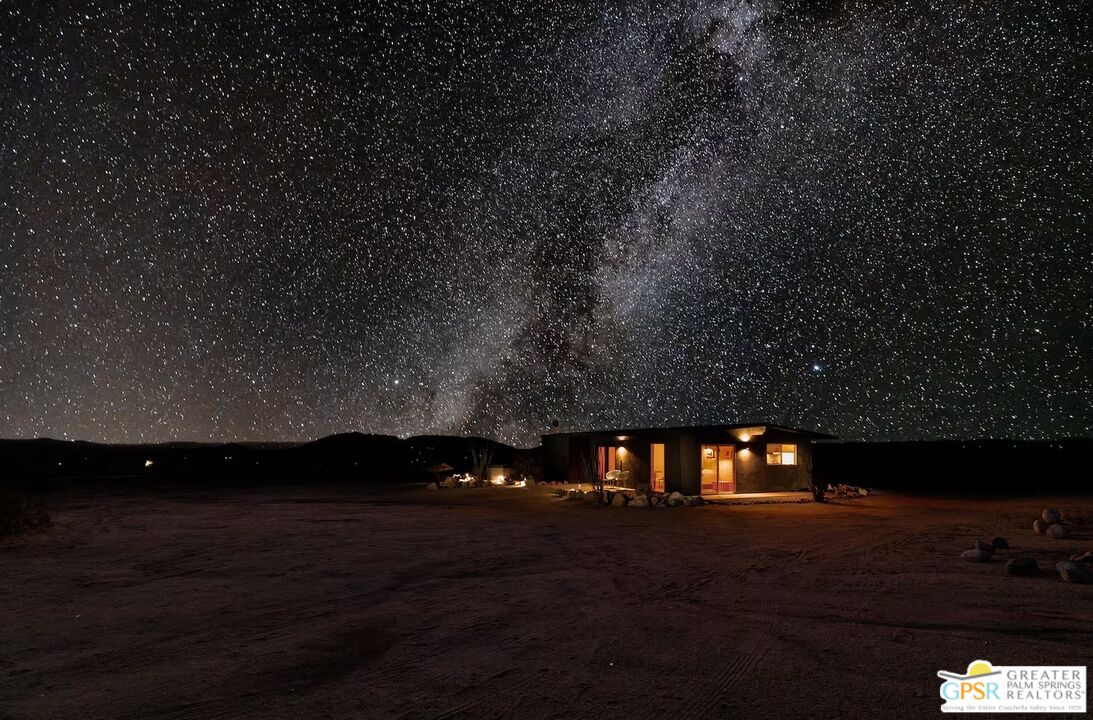 4619 Kickapoo Trail Landers, CA 92285 - Photo 6 of 55 a view of outdoor space and yard
