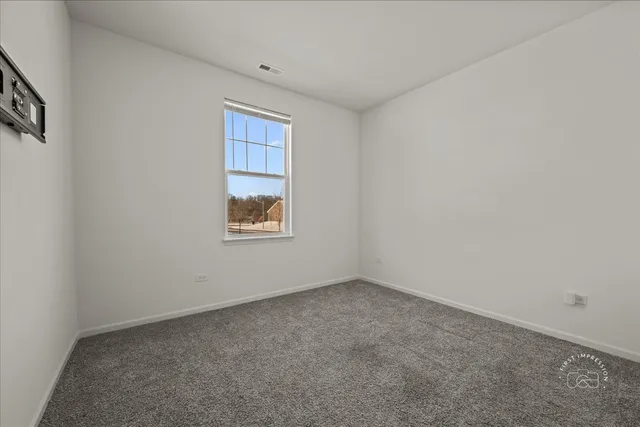 $349,999 | 218 Sussex Court, North Aurora, IL 60542