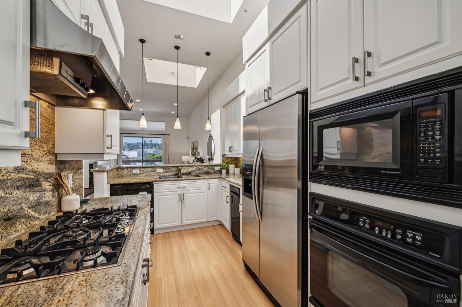 52 Lagoon Vista Road Tiburon, CA 94920 - Photo 11 of 36 Gallery Image 11