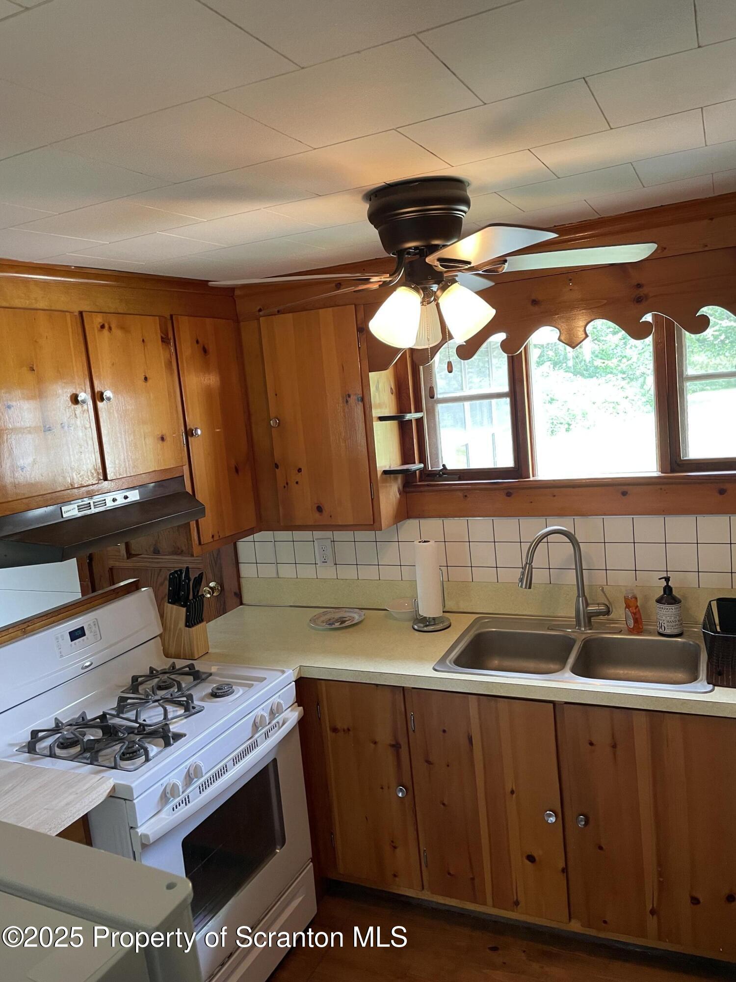 173 Pedrick Road Nicholson, PA 18446 - Photo 8 of 20 IMG_4474