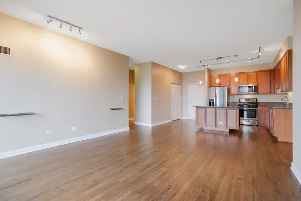 $3,400 | 41 East 8th Street, Unit 2702, Chicago, IL 60605