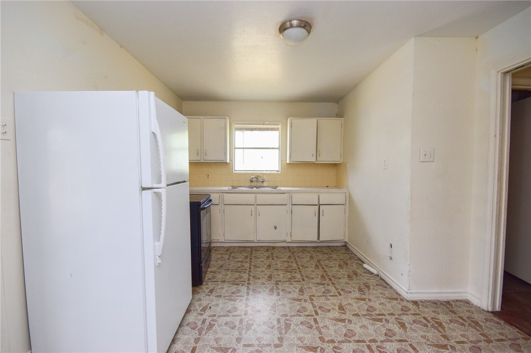 4002 McArdle Road Corpus Christi, TX 78411 - Photo 3 of 7 Gallery Image 3