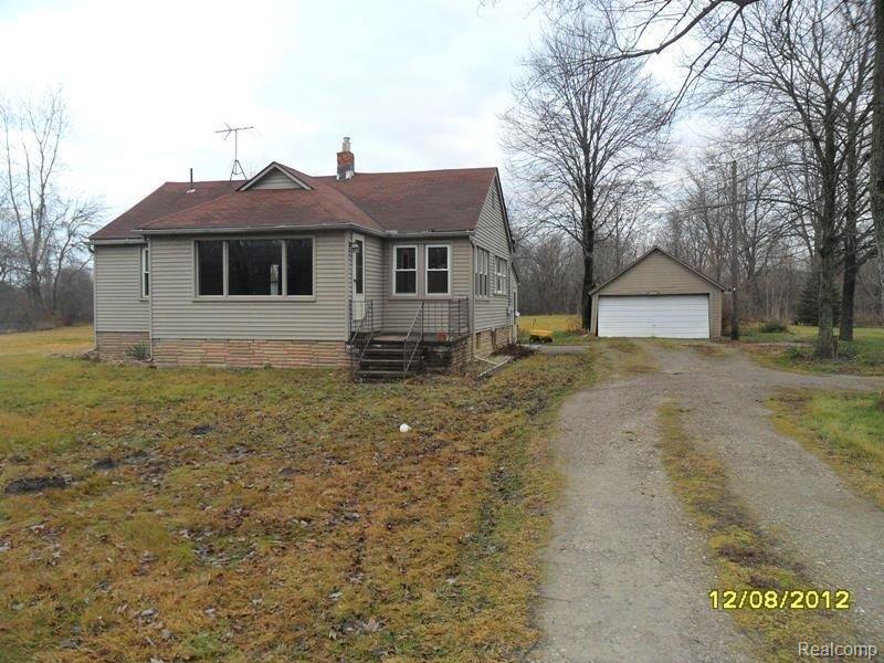 24321 Middlebelt Road New Boston, MI 48164 - Photo 1 of 7 SAM_5186.JPG
