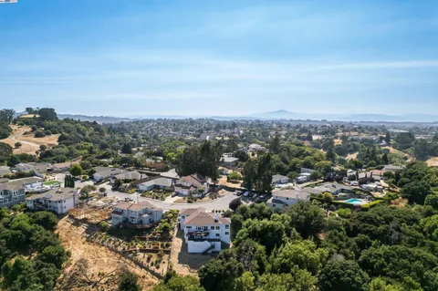 $1,049,000 | 12 North Rancho Court, Pinole, CA 94564