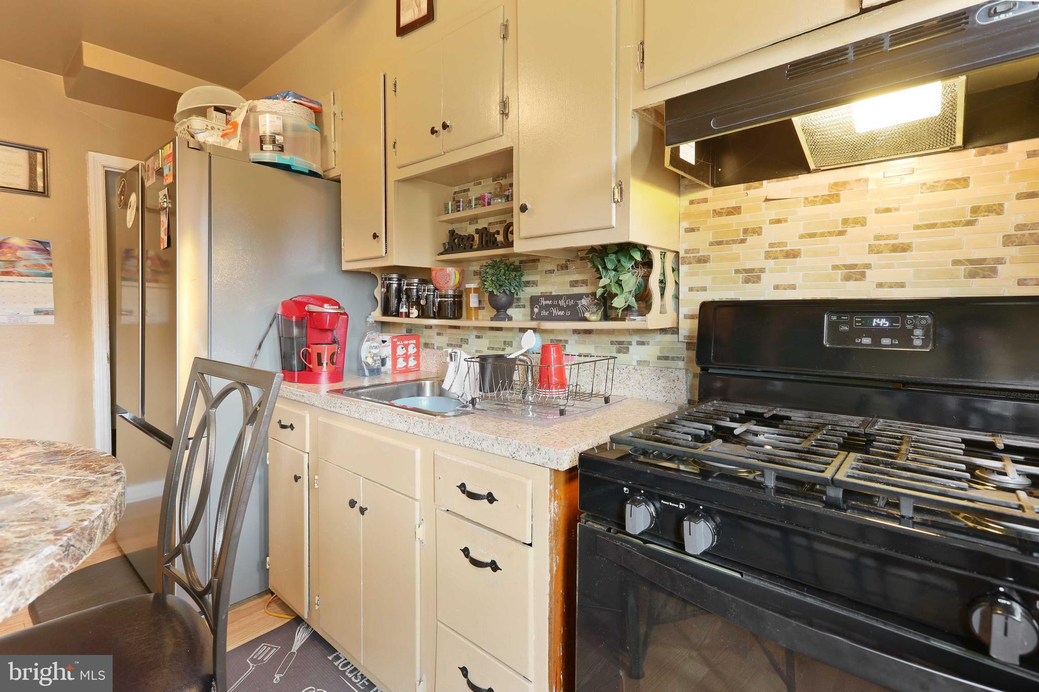 5925 Glenkirk Road Baltimore, MD 21239 - Photo 12 of 29 Kitchen