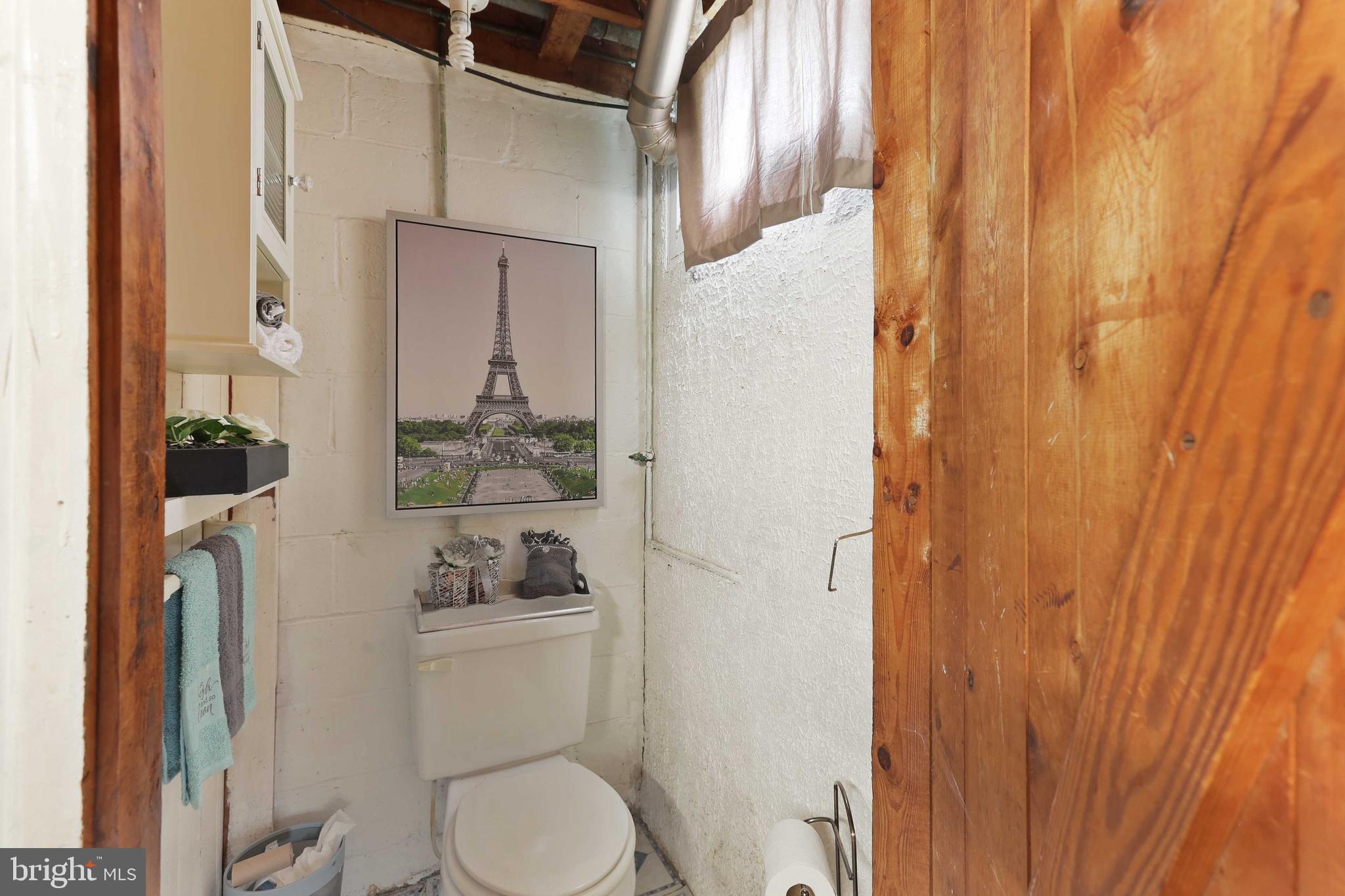 5925 Glenkirk Road Baltimore, MD 21239 - Photo 23 of 29 Half bath