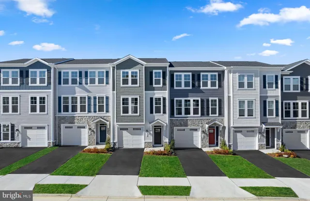 $2,650 | 129 Checkerspot Way Lake, Front Royal, VA 22630