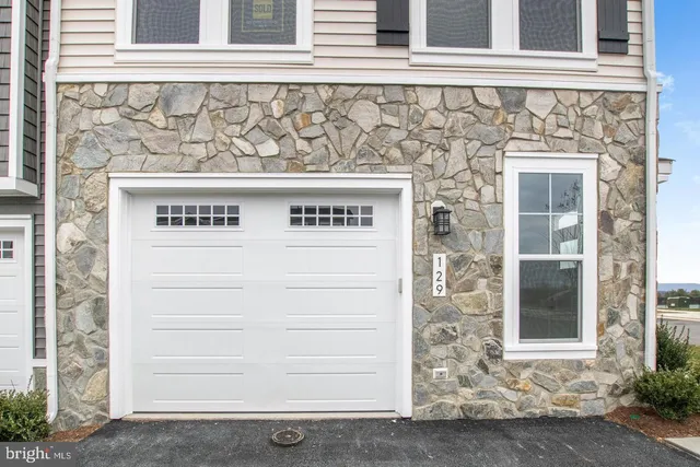 $2,600 | 129 Checkerspot Way Lake, Front Royal, VA 22630