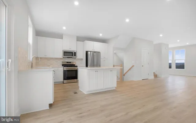 $2,600 | 129 Checkerspot Way Lake, Front Royal, VA 22630