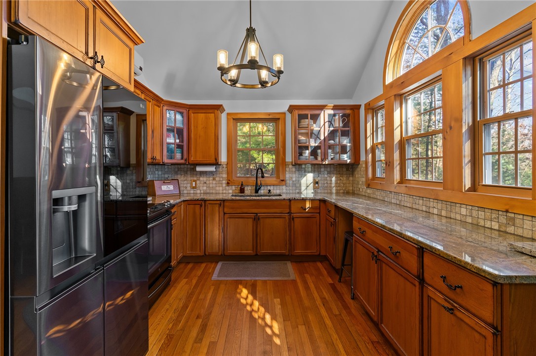 185 Stillwater Road Smithfield, RI 02917 - Photo 5 of 47
