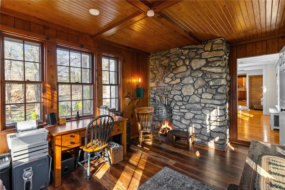 185 Stillwater Road Smithfield, RI 02917 - Photo 7 of 47