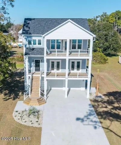$899,000 | 444 Pearson Circle, Newport, NC 28570