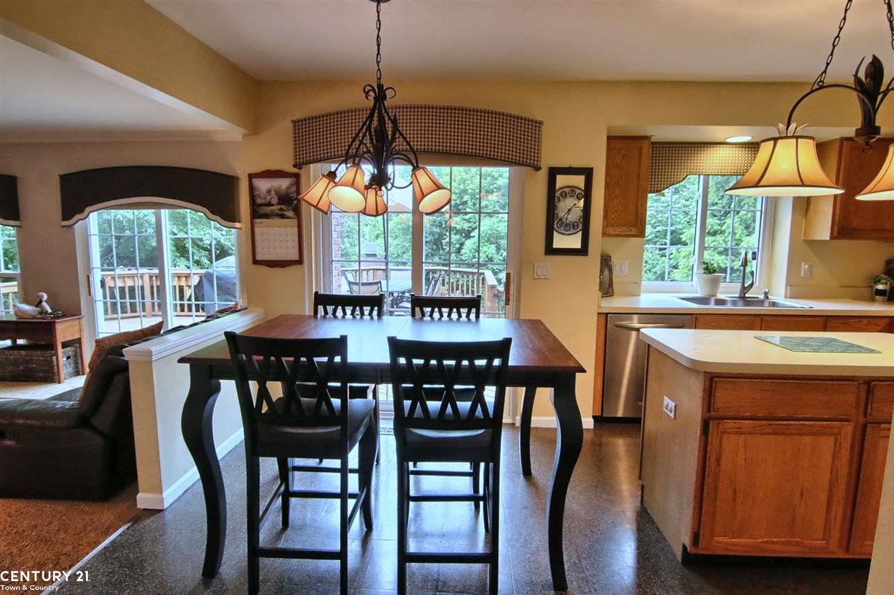 172 Grosvenor Drive Rochester Hills, MI 48307 - Photo 6 of 36