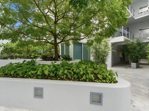 $8,500 | 529 Southwest 11th Street, Unit PH303, Miami, FL 33129