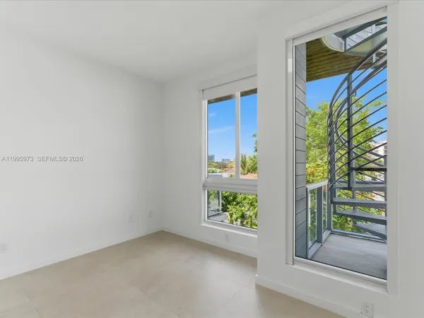 $8,500 | 529 Southwest 11th Street, Unit PH303, Miami, FL 33129